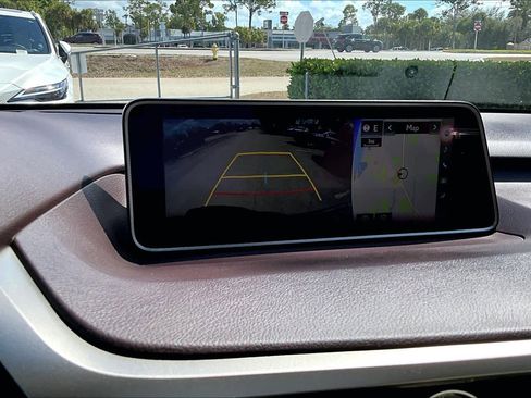 Used 2018 Lexus RX 350 w/ Luxury Package image 25