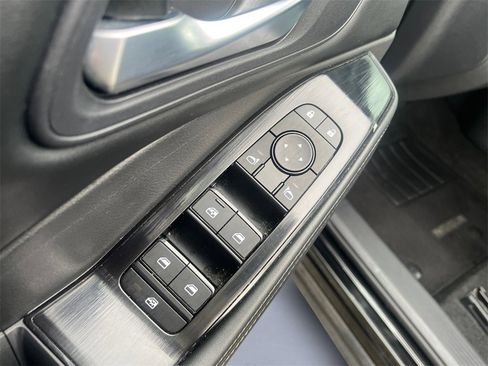 Used 2024 Nissan Rogue SV image 9