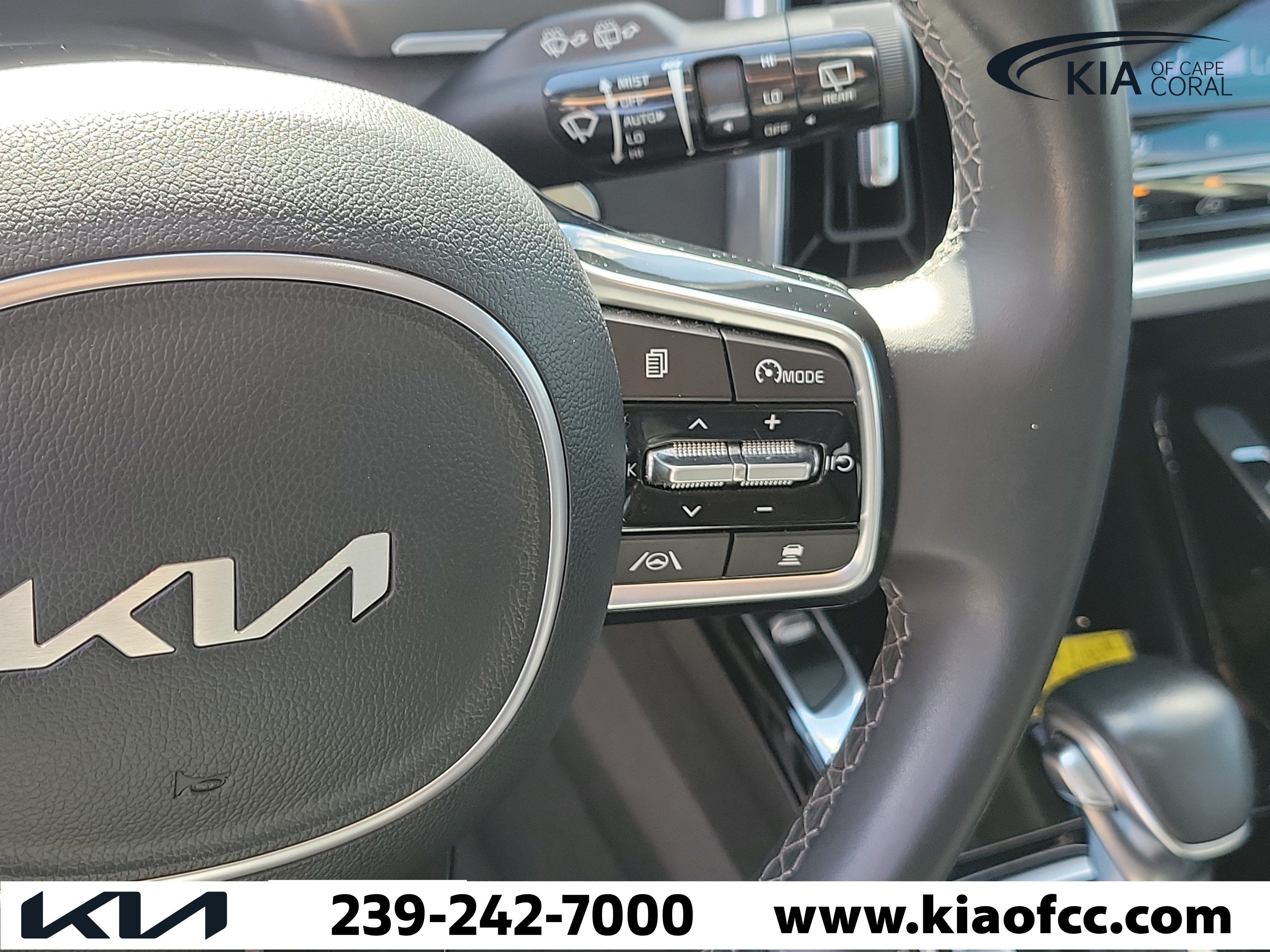 Certified 2023 Kia Sorento SX FWD image 28