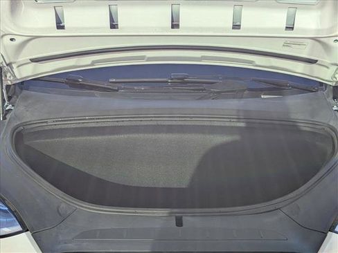 Used 2022 Tesla Model X image 23