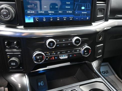 Used 2021 Ford F150 Lariat w/ Equipment Group 502A High image 19