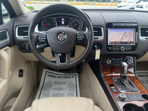Used 2013 Volkswagen Touareg TDI AWD/4WD image 16