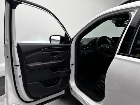Used 2025 Honda Pilot Black Edition image 22