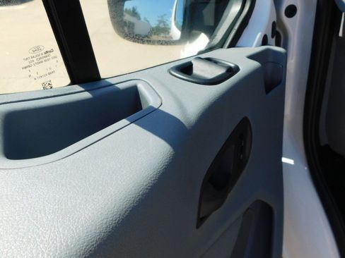Used 2016 Ford Transit 150 XL image 12