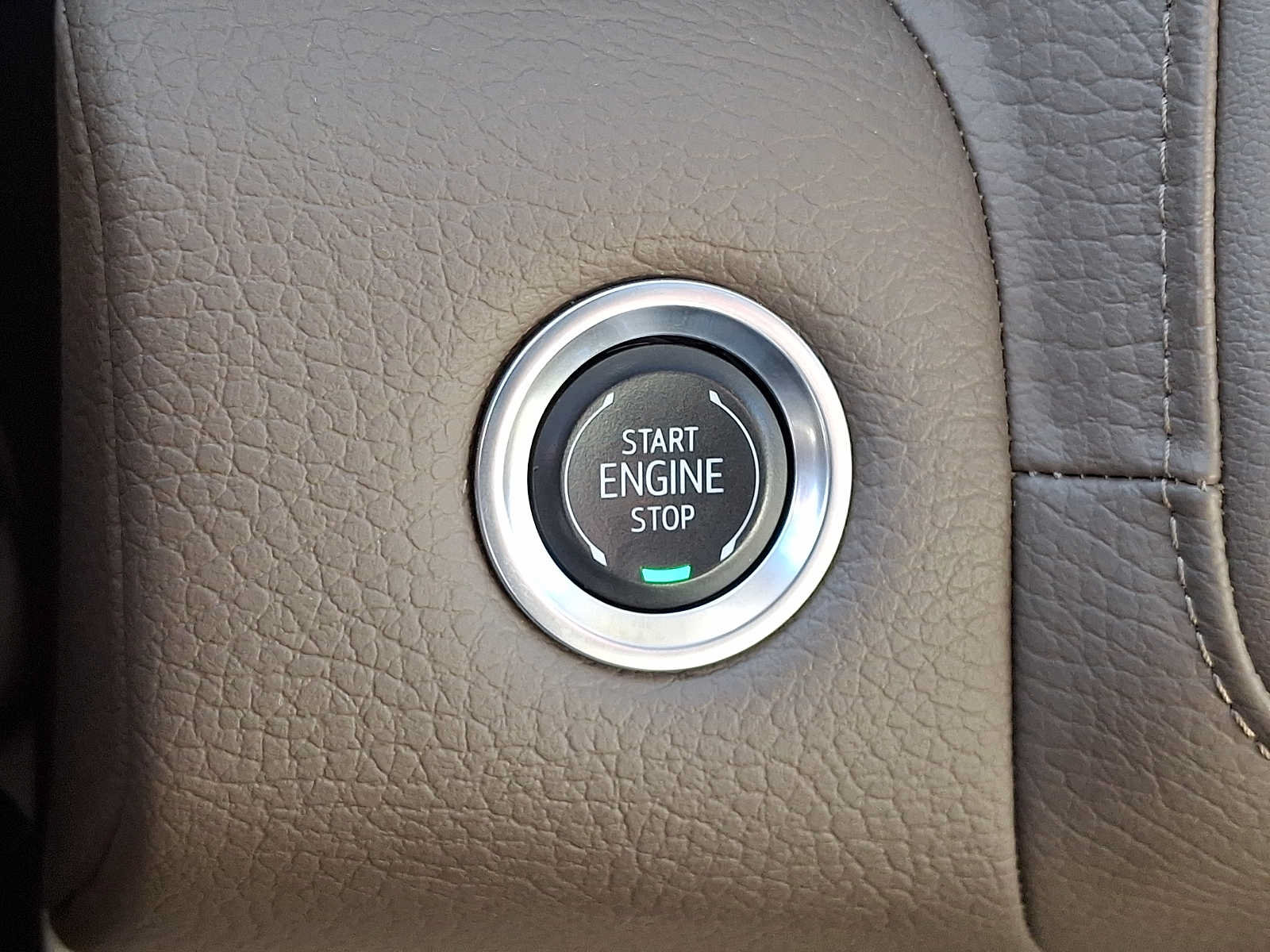 Used 2024 GMC Yukon Denali w/ Denali Reserve Package AWD/4WD image 24