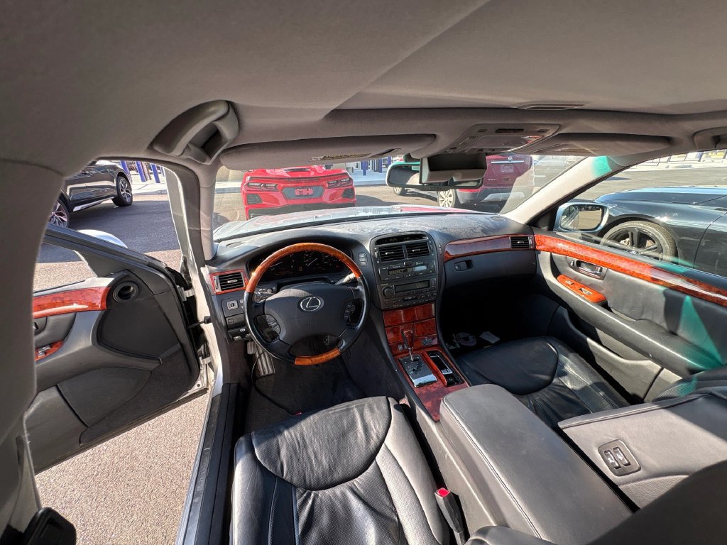 Used 2005 Lexus LS 430 w/ Premium Pkg RWD image 7