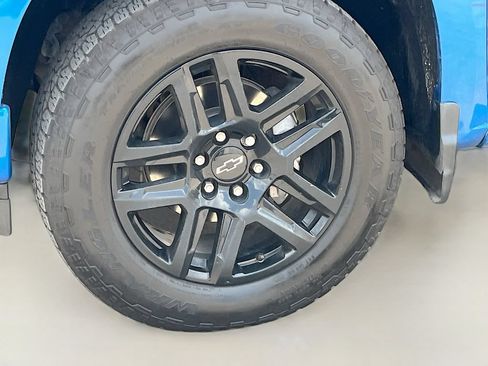 Used 2024 Chevrolet Silverado 1500 RST AWD/4WD image 31