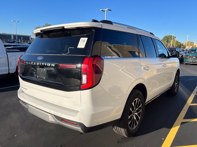 Certified 2025 Ford Expedition Platinum AWD/4WD image 2