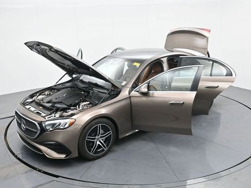 Used 2025 Mercedes-Benz E 350 Sedan image 41