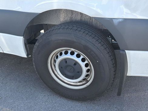 Used 2025 Mercedes-Benz Sprinter 2500 image 10