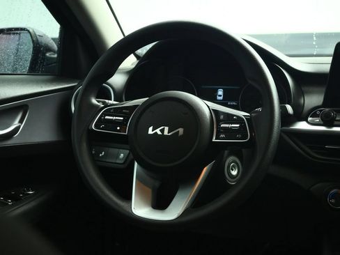 Used 2023 Kia Forte LXS w/ LXS Technology Package FWD image 40