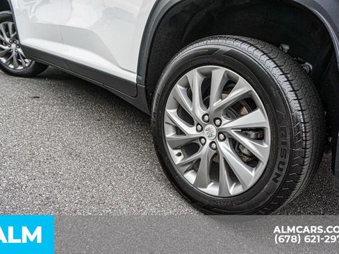 Used 2025 Buick Enclave Preferred FWD image 15