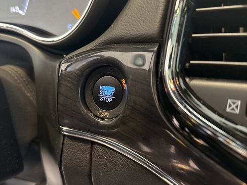 Used 2019 Ford Fusion SE image 40