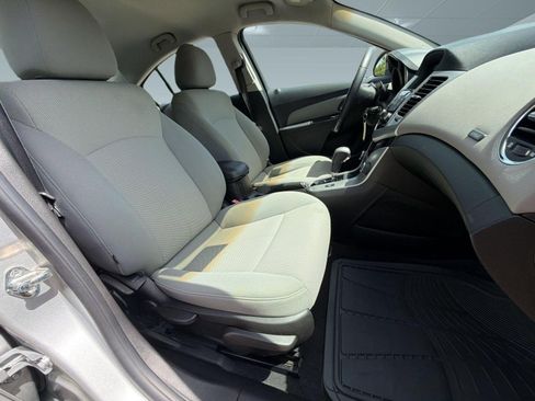 Used 2011 Chevrolet Cruze LT FWD image 20