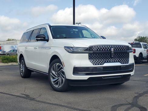 New 2027 Lincoln Navigator L Reserve AWD/4WD image 1