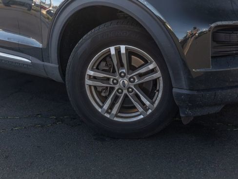 Used 2022 Ford Explorer XLT w/ Class IV Trailer Tow Package image 3