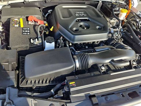 Used 2021 Jeep Wrangler Unlimited Sahara w/ Cold Weather Group image 14