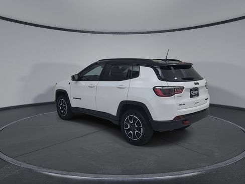 Certified 2026 Jeep Compass Trailhawk AWD/4WD image 14