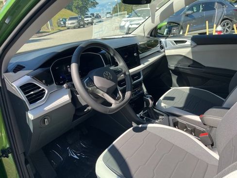 New 2025 Volkswagen Taos SE image 6
