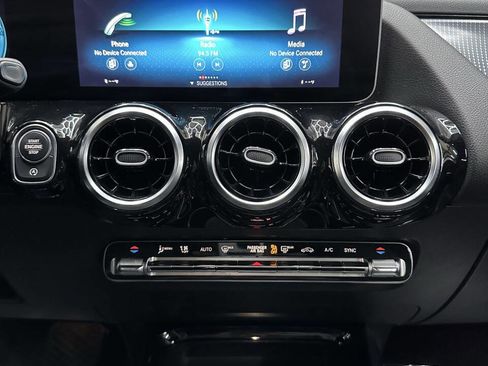 Used 2021 Mercedes-Benz GLA 250 4MATIC image 28