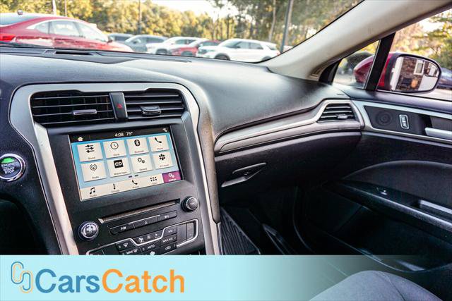 Used 2018 Ford Fusion SE w/ Fusion SE Technology Package FWD image 25