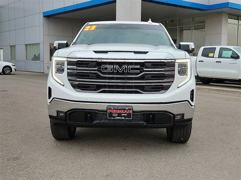 Used 2023 GMC Sierra 1500 SLT image 3