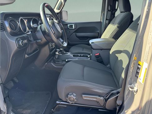 Used 2020 Jeep Wrangler Unlimited Sport image 13