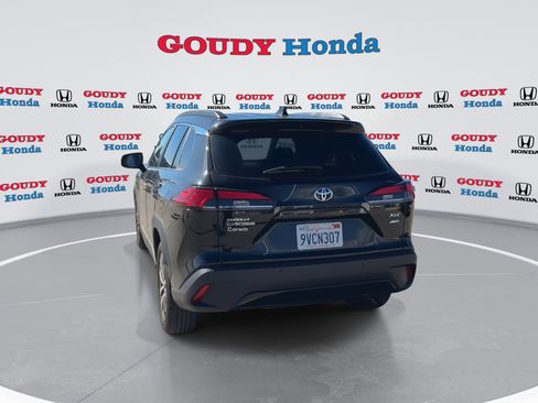 Used 2023 Toyota Corolla Cross XLE image 7