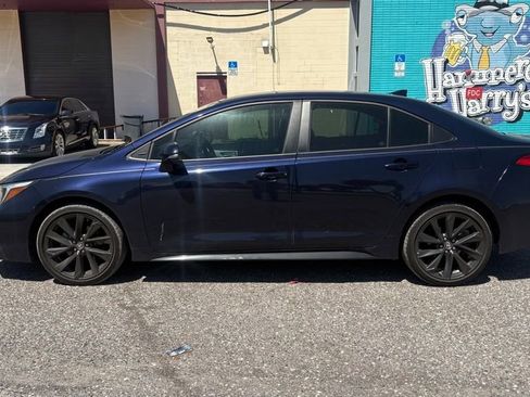Used 2023 Toyota Corolla SE FWD image 6