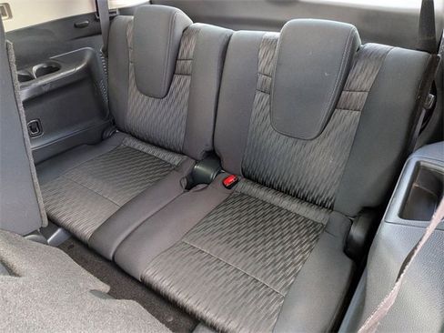 Used 2017 Nissan Rogue SV w/ SV Family Package image 31