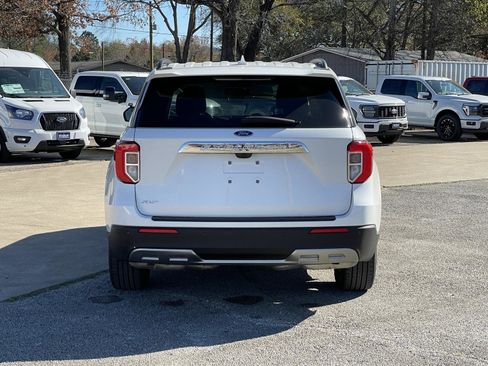Used 2022 Ford Explorer XLT image 6