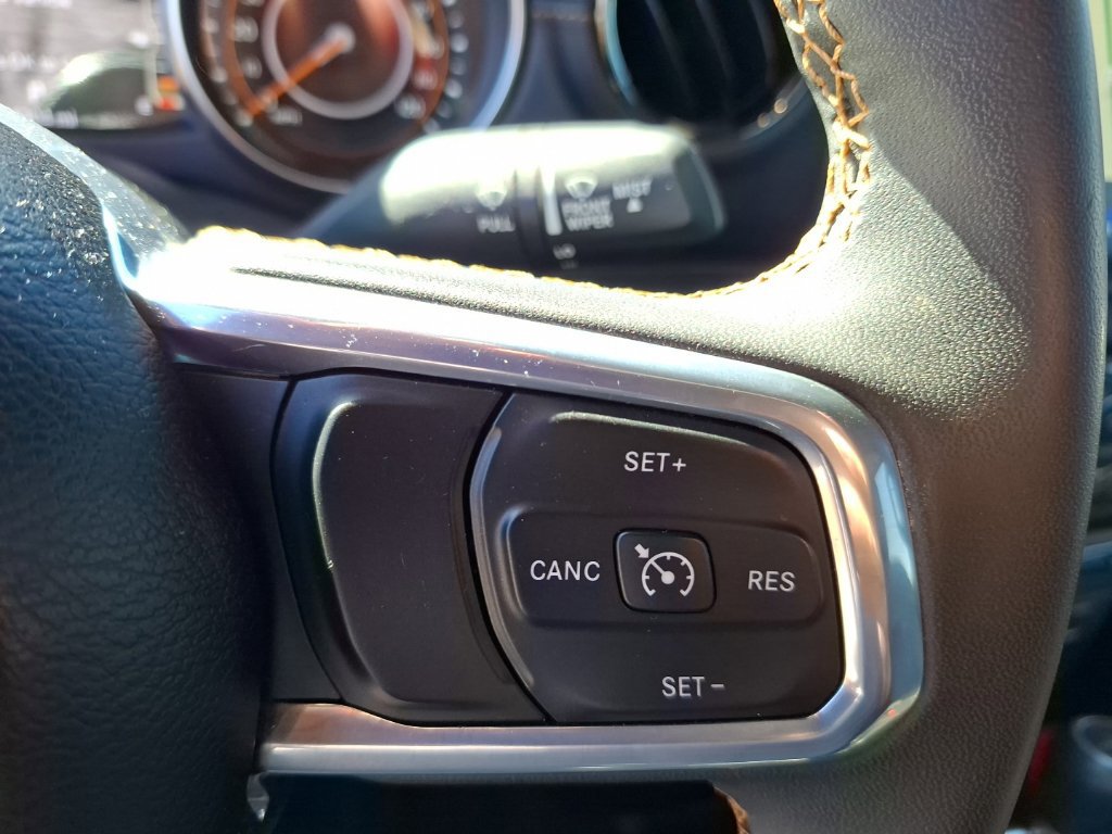 Used 2023 Jeep Gladiator Overland AWD/4WD image 19