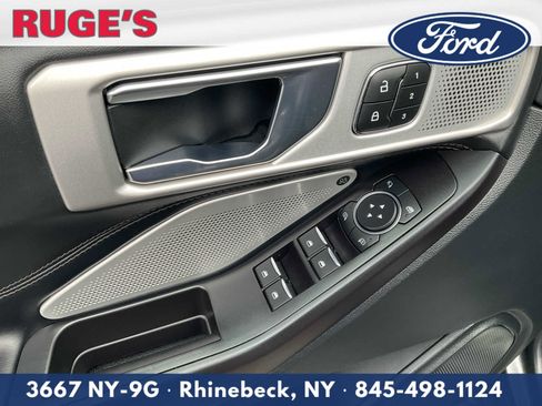 Used 2020 Ford Explorer Platinum w/ Premium Technology Package image 17