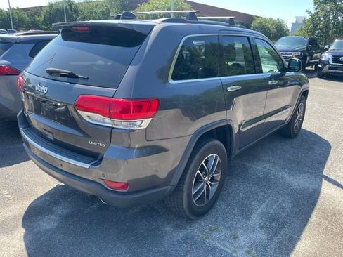 Used 2017 Jeep Grand Cherokee Limited AWD/4WD image 5