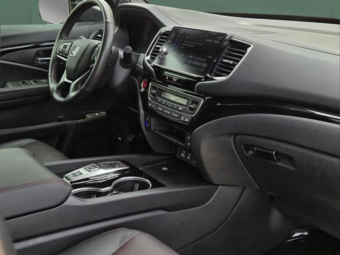 Used 2025 Honda Ridgeline Black Edition image 31