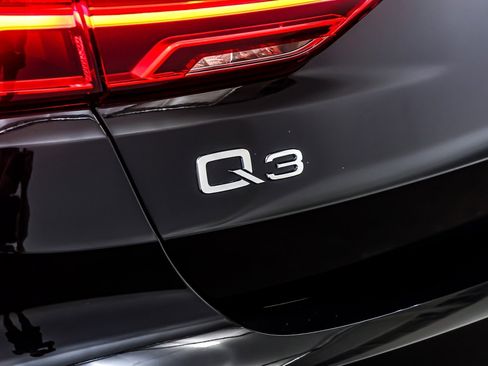 Used 2025 Audi Q3 2.0T Premium Plus w/ Premium Plus Package image 9