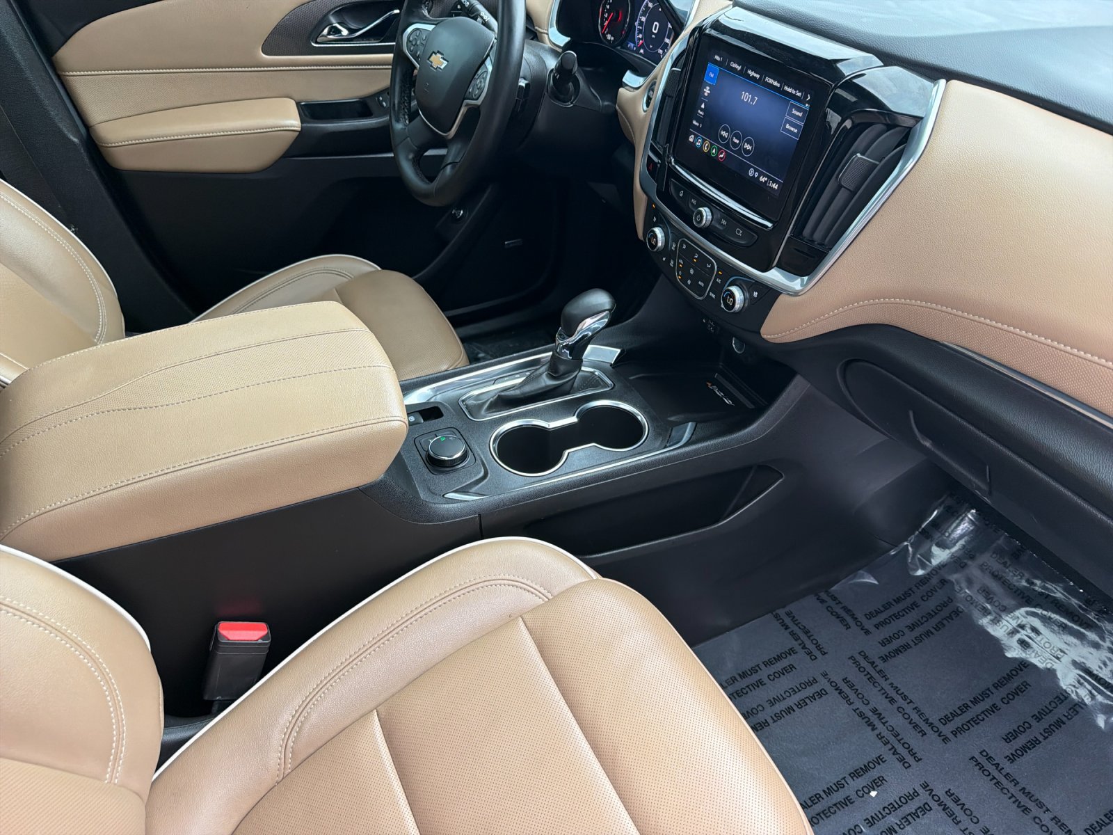 Used 2023 Chevrolet Traverse Premier FWD image 18