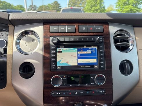 Used 2014 Ford Expedition XLT w/ Equipment Group 202A RWD image 15