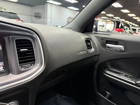 Used 2020 Dodge Charger SXT w/ Leather Interior Group RWD image 27