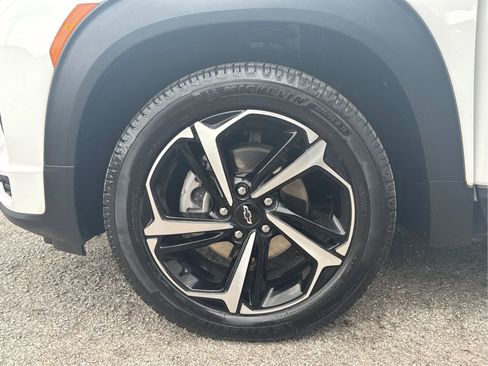 Used 2021 Chevrolet TrailBlazer RS w/ Technology Package image 10