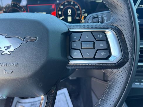 Used 2025 Ford Mustang Premium image 27