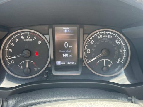 Used 2021 Toyota Tacoma TRD Off-Road w/ TRD Premium Off Road Package AWD/4WD image 29