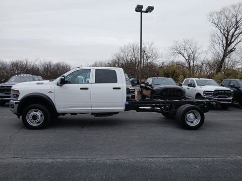 New 2026 RAM 5500 Tradesman w/ Chrome Appearance Group image 3