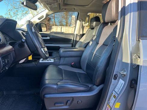 Used 2019 Toyota Tundra Limited w/ Limited Premium Package image 8