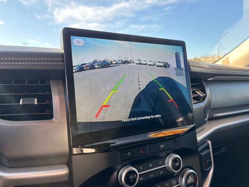 Used 2024 Ford Expedition XLT image 22