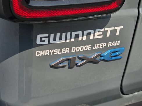 Used 2024 Jeep Wrangler Unlimited AWD/4WD image 29