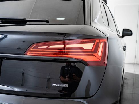 Certified 2025 Audi Q5 2.0T Premium w/ Convenience Plus Package image 9