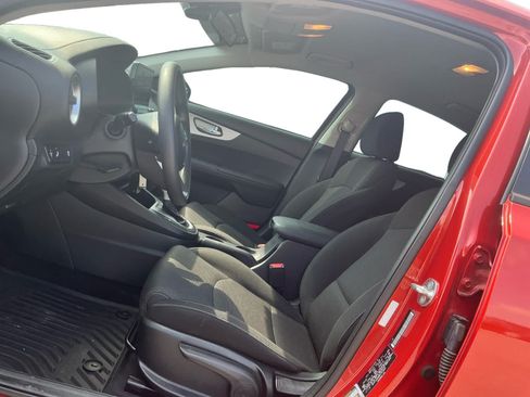 Used 2024 Kia Forte LXS w/ LXS Technology Package FWD image 9
