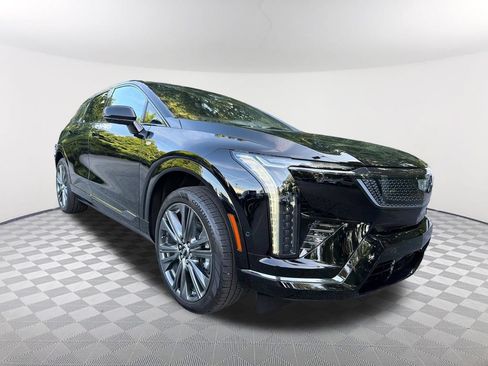 Used 2026 Cadillac Optiq Sport 2 RWD image 3