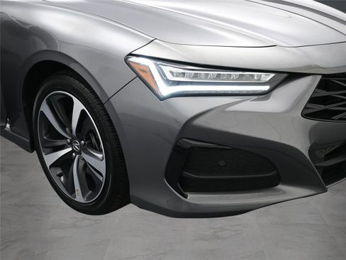 Certified 2025 Acura TLX w/ Technology Package image 19